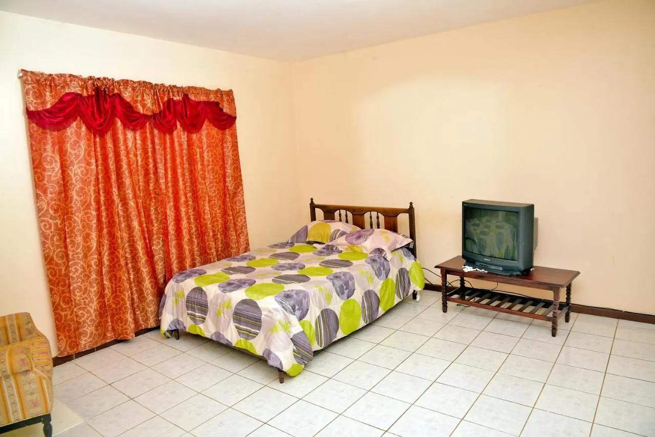 Homestay Suiteville In Mandeville