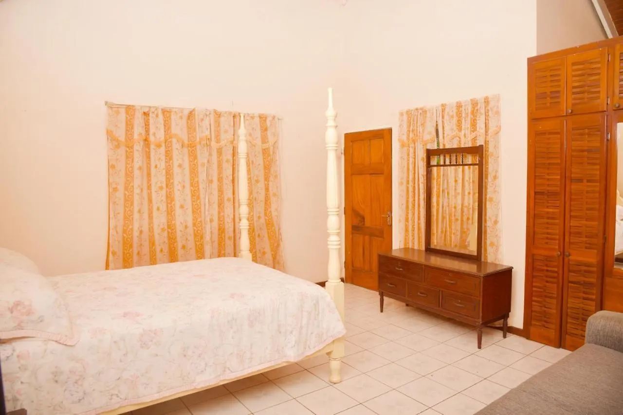 Homestay Suiteville In Mandeville Jamaica