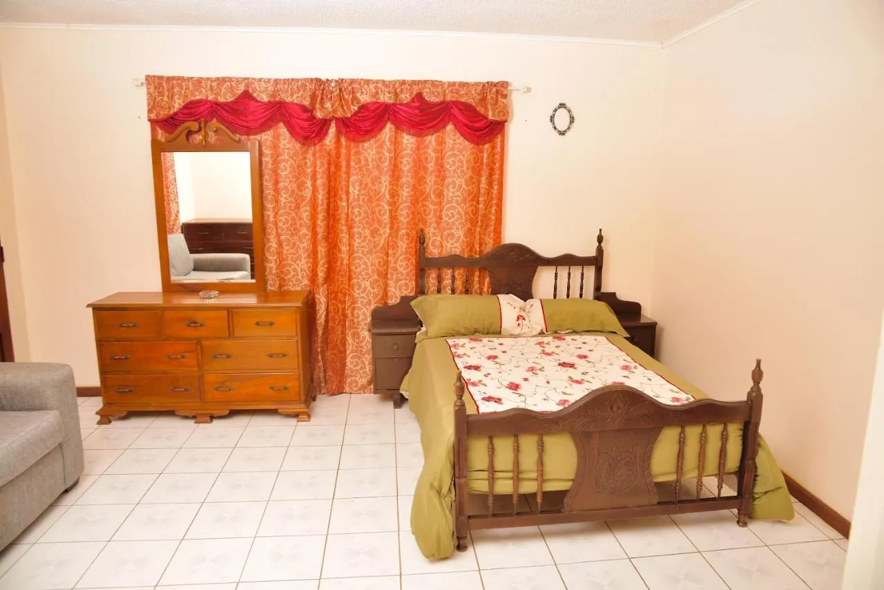 Suiteville In Mandeville 0*,
