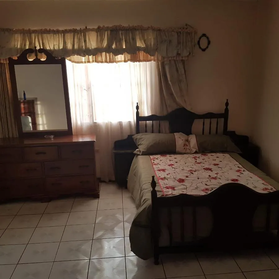 Homestay Suiteville In Mandeville